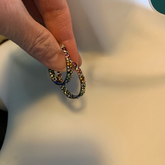 💰3 for 15💰 Multi colored lever back hoops - Picture 3 of 7